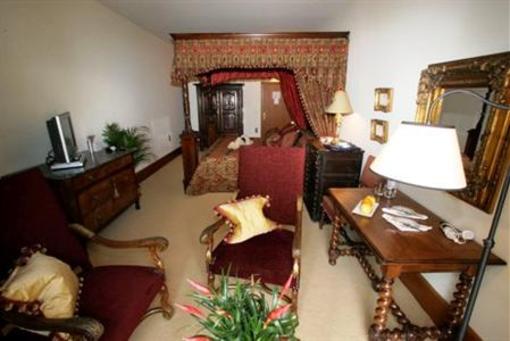 фото отеля Abbaye De La Bussiere Hotel La Bussiere-sur-Ouche