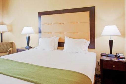 фото отеля Holiday Inn Express Hotel & Suites Foley