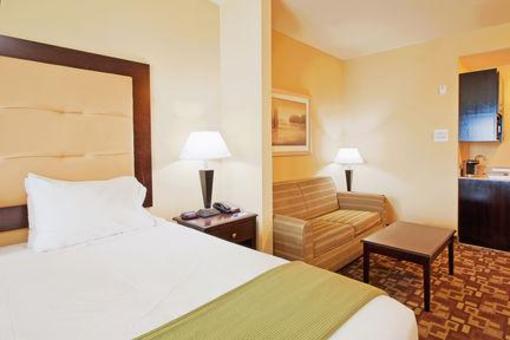 фото отеля Holiday Inn Express Hotel & Suites Foley