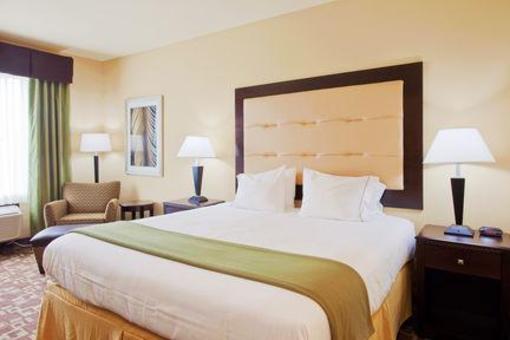 фото отеля Holiday Inn Express Hotel & Suites Foley