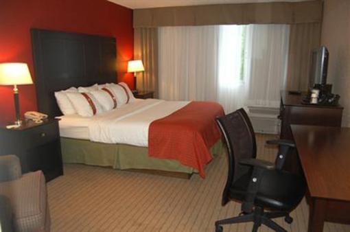 фото отеля Holiday Inn Charlottesville-Monticello