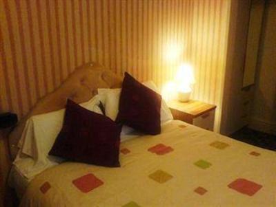 фото отеля Caroldene Hotel
