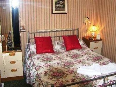 фото отеля Caroldene Hotel