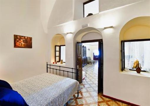 фото отеля Iriana Rooms and Apartments