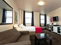 Econo Lodge City Square