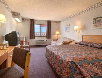 фото отеля Super 8 Tucson/Grant Road Area