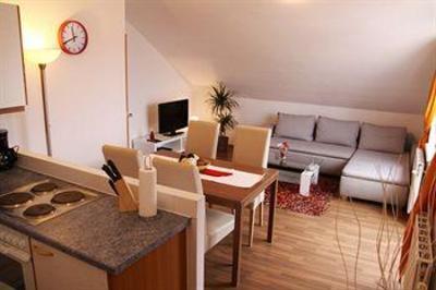 фото отеля Apartmenthaus Hietzing