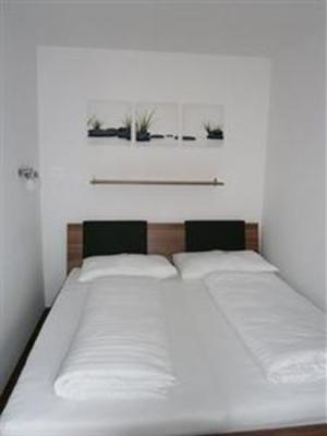 фото отеля Apartmenthaus Hietzing