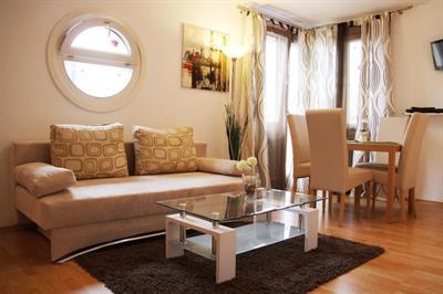фото отеля Apartmenthaus Hietzing