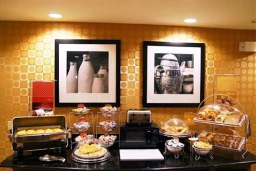 фото отеля Hampton Inn Utica