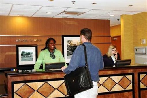 фото отеля Hampton Inn Utica