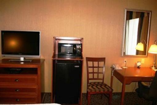 фото отеля Hampton Inn Utica