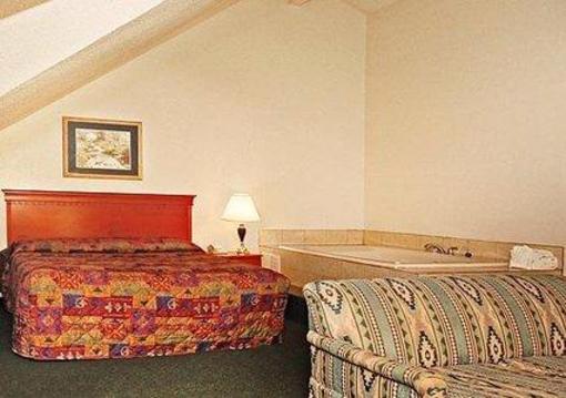 фото отеля Econo Lodge Inn & Suites Gatlinburg