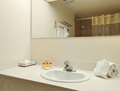 фото отеля Days Inn Tucson Convention Center