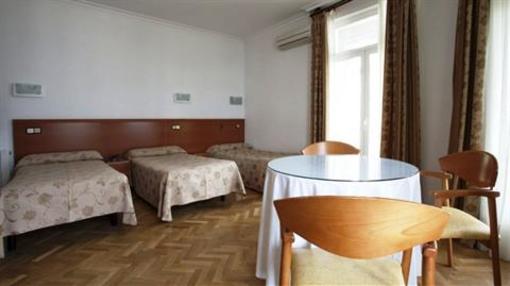 фото отеля Hostal Luis XV