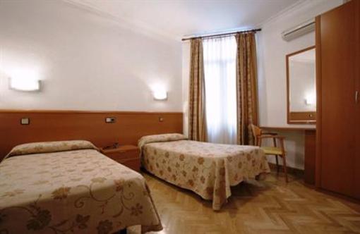 фото отеля Hostal Luis XV