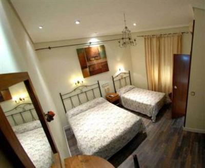 фото отеля Hostal La Plata