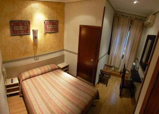 фото отеля Hostal La Plata