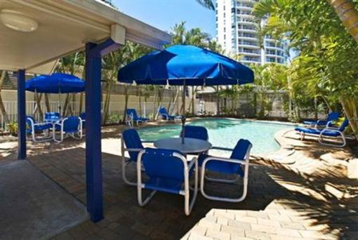фото отеля Budds Beach Apartments