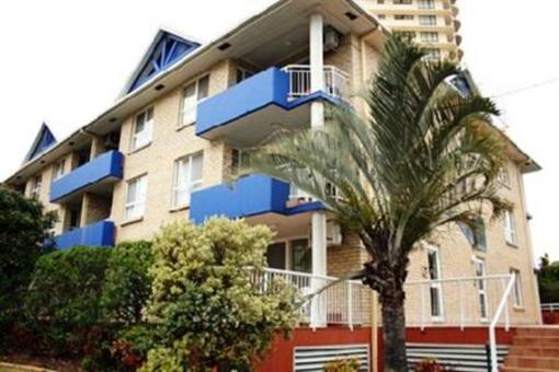 фото отеля Budds Beach Apartments