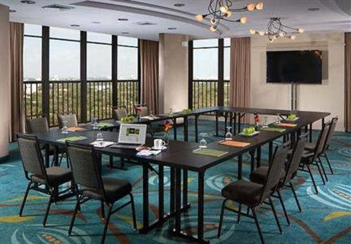 фото отеля Courtyard Miami Coconut Grove