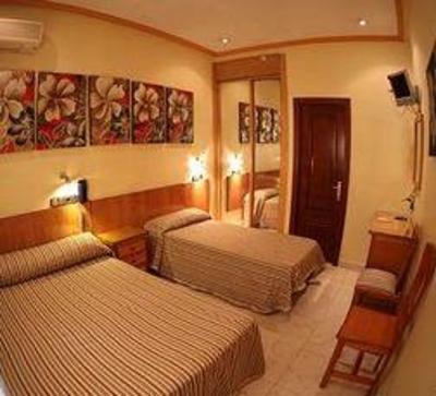 фото отеля Hostal Madrid Martín