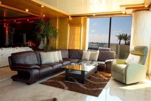 фото отеля Lahoya Suites Beirut