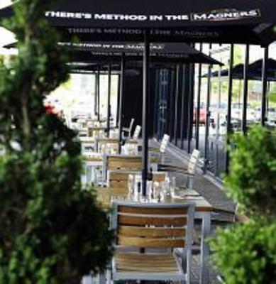 фото отеля De Vere Village Leeds South