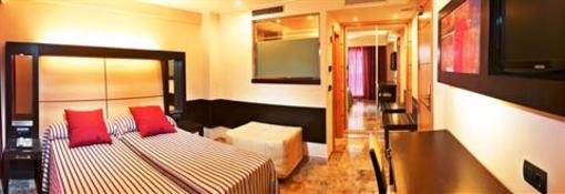 фото отеля Mediterranean Bay Hotel