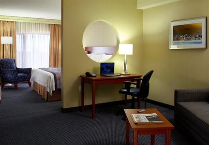 фото отеля Fairfield Inn & Suites Montreal Airport