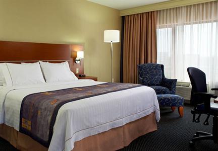 фото отеля Fairfield Inn & Suites Montreal Airport