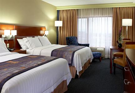 фото отеля Fairfield Inn & Suites Montreal Airport