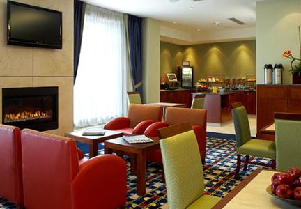 фото отеля Fairfield Inn & Suites Montreal Airport