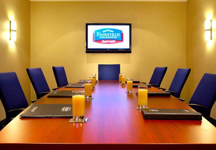 фото отеля Fairfield Inn & Suites Montreal Airport