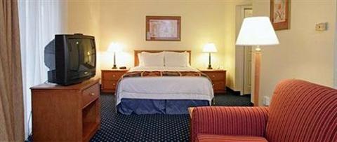 фото отеля Gatehouse Suites Grand Rapids East