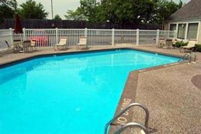 фото отеля Gatehouse Suites Grand Rapids East