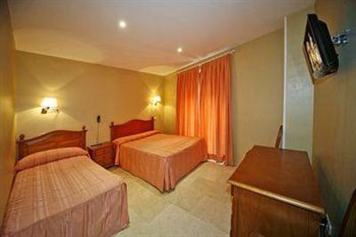 фото отеля Hostal Castilla II