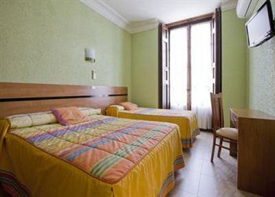 фото отеля Hostal Castilla II