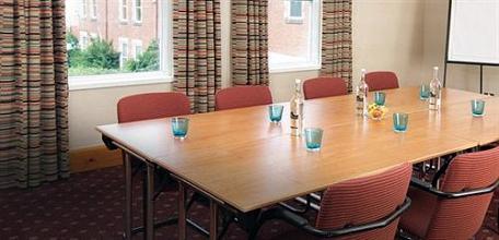 фото отеля Cheltenham Chase Hotel Brockworth