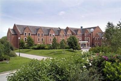 фото отеля Cheltenham Chase Hotel Brockworth