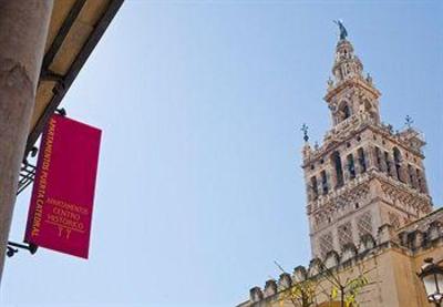 фото отеля Puerta Catedral Apartamentos Seville (Spain)