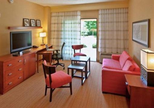 фото отеля Courtyard by Marriott Roanoke Airport