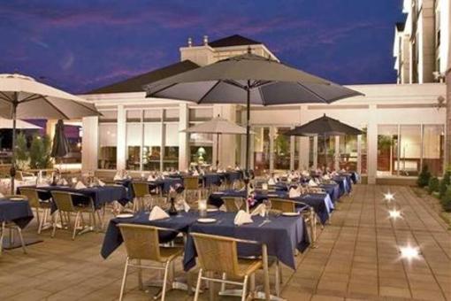 фото отеля Hilton Garden Inn Montreal/Dorval Airport