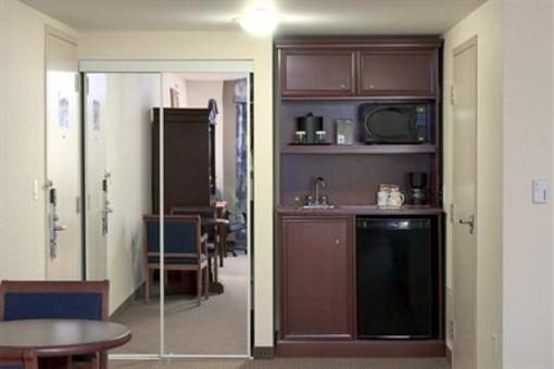 фото отеля Hilton Garden Inn Montreal/Dorval Airport