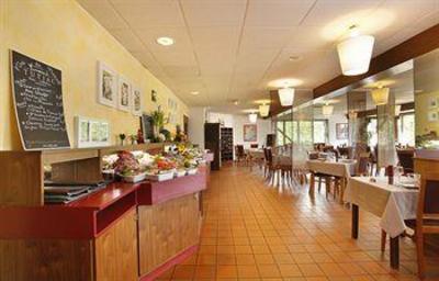 фото отеля Inter-Hotel IKAR Blois Sud