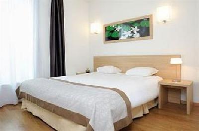 фото отеля Residhome Appart Hotel Gergovia
