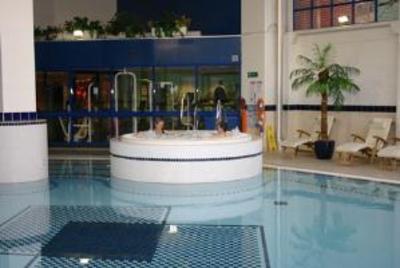 фото отеля Holiday Inn Sutton London