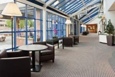 фото отеля Holiday Inn Sutton London