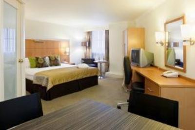 фото отеля Holiday Inn Sutton London