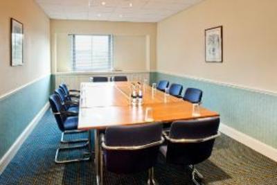 фото отеля Holiday Inn Sutton London